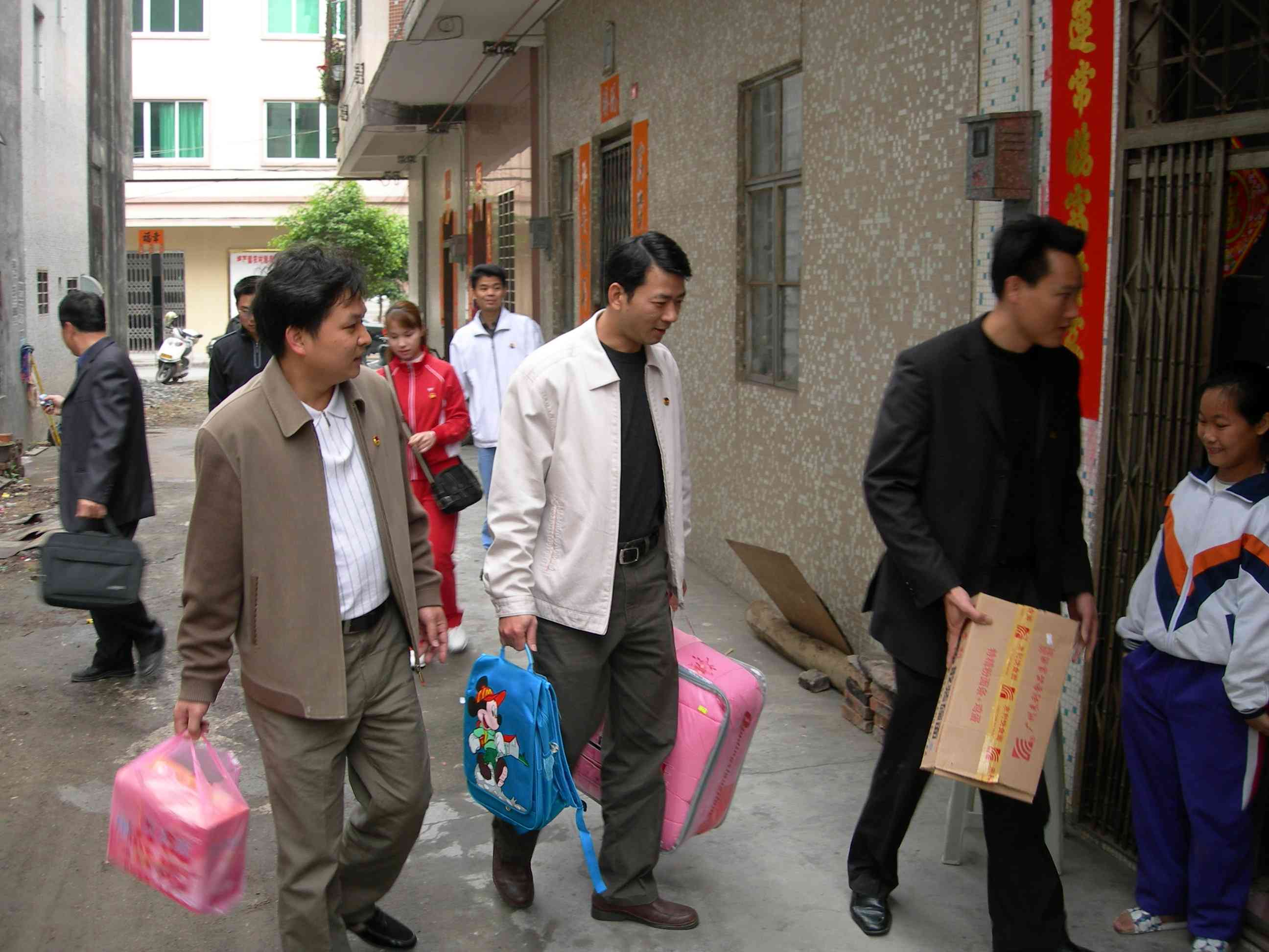 争做志愿者 建设新农村