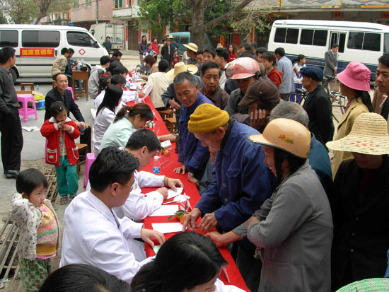 争做志愿者 建设新农村--广东共青团