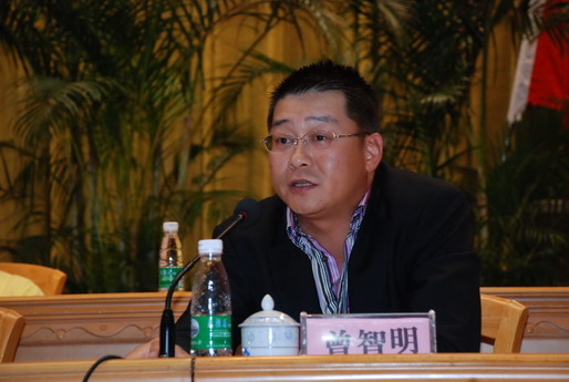 香港嘉应商会会长曾智明发言