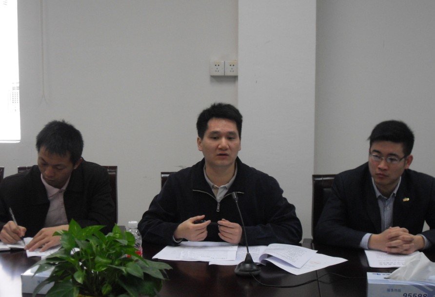 团市委书记梁沃威在推进会上作了讲话,他指出,红领巾基金是省少工委组织带领全省少先队员参与幸福广东建设的具体举措,基金以助人自助为基本理念,以培养广大少年儿童树立爱心、奉献的公益理念和社会责任感为核心任务,以帮助留守少年儿童等弱势少年儿童群体改善成长环境、建设幸福广东为直接任务。他要求全市各学校团队要加强对红领巾基金募集活动的宣传,强化公益主题,突出奉献要求、引导爱心养成,并要借助雏鹰争章,国旗下的讲话、中队会活动等少先队主题活动引导广大少年儿童参与活动,引导少年儿童在体验中树立正确的理财观念