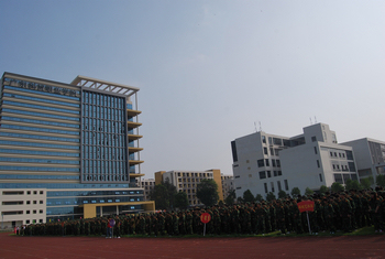 广东科贸职业学院耿静超书记参加2011级新生