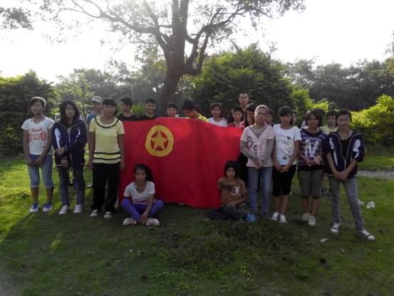 【阳山】阳山杜步中学团委开展"学雷锋"义工活动