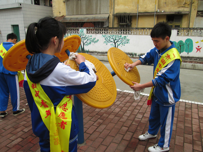 弘扬雷锋精神 志愿服务我先行