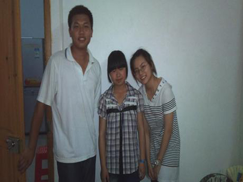 学校团委要求生活部的成员制作一份手抄报!A4