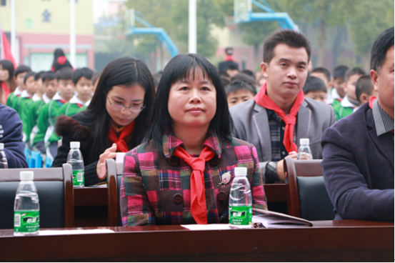 东升求实学校举行少先队主题队会暨元旦文艺汇