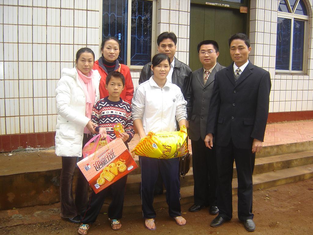 团徐闻县委组织开展新春慰问活动