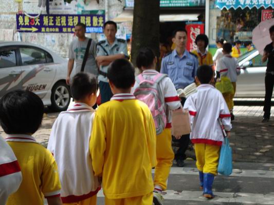 珠海市香洲区拱北小学校园安全工作综合报道