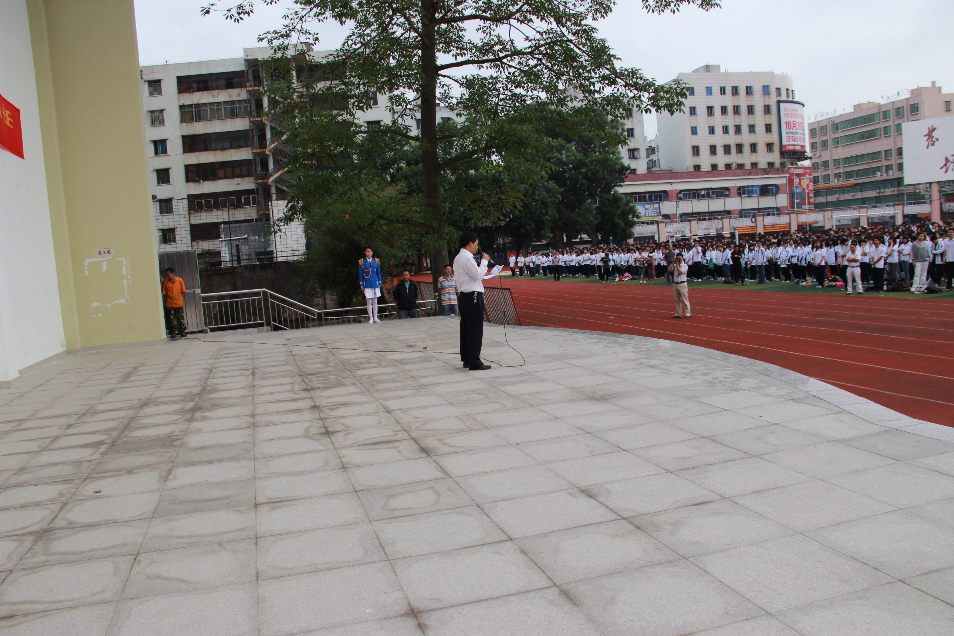 吴川一中团委开展实现中国梦61青年勇担当十八岁成人主题教育活动